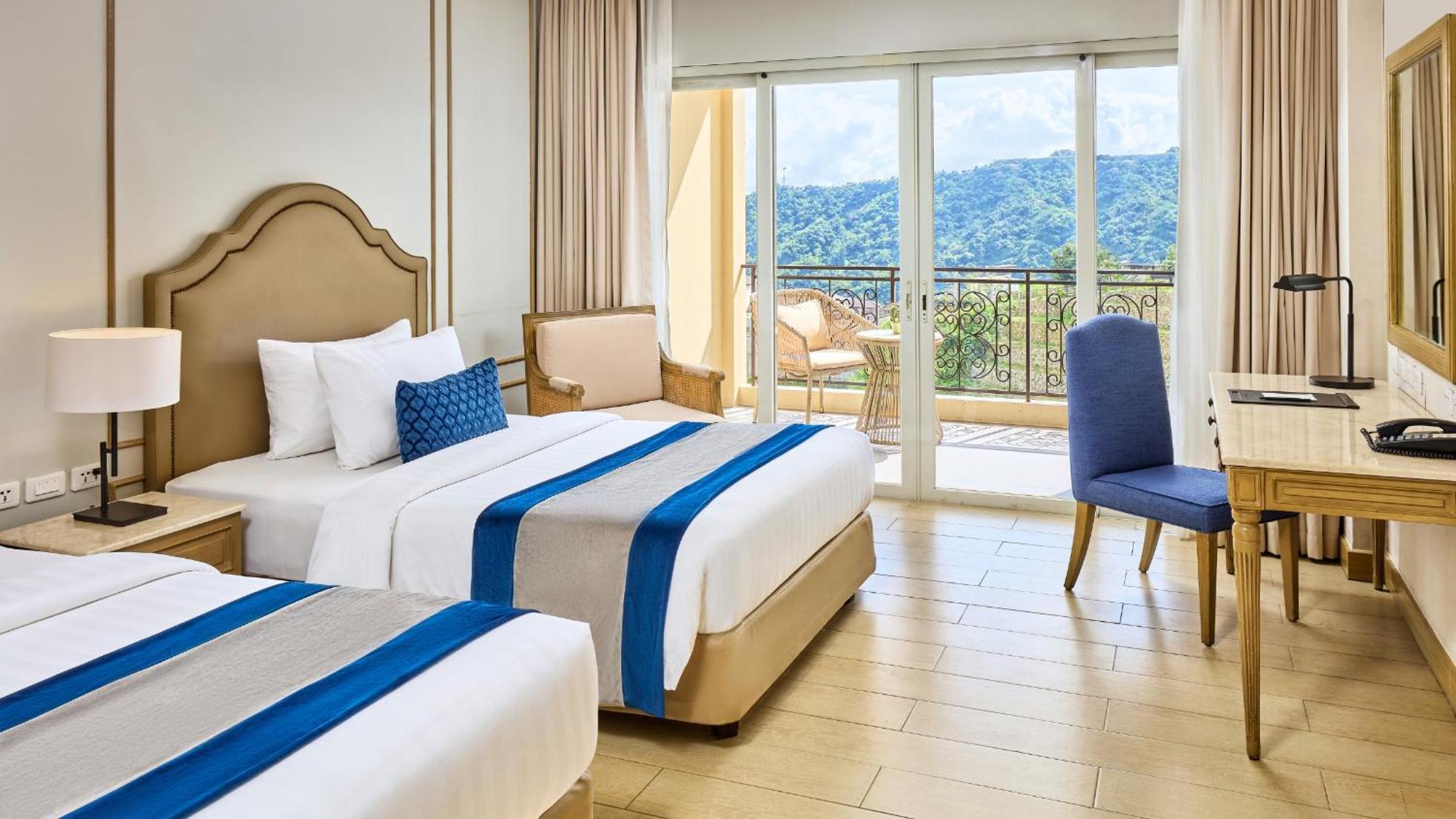 Hotel Twin Lakes 5*
